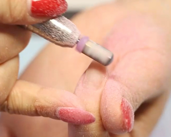 ネイルマシーン